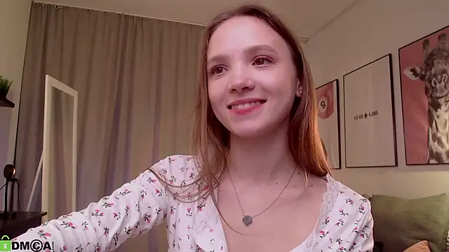 Adria_Arjona webcam