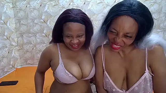 DominiqueLuxe44 webcam