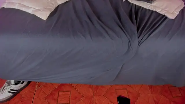 Isaac_Grey webcam