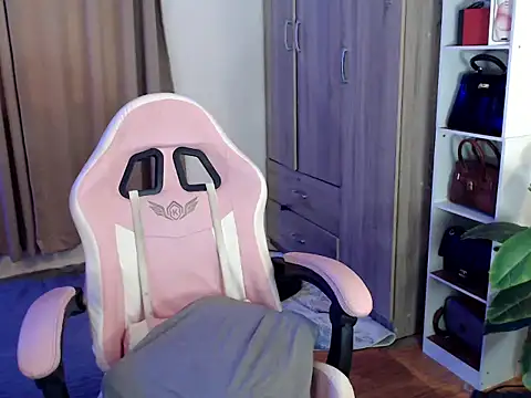 Maxinelove1 webcam