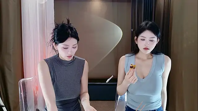 Banana-Milk69 webcam