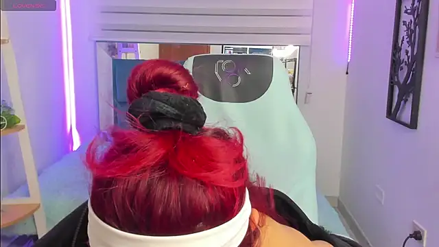 Sara_Red_X webcam
