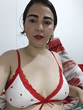 Emily_Divi69 webcam