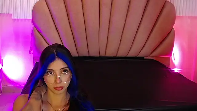 Kyomi_Hunt webcam