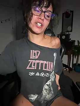 Kittybangerangbang webcam