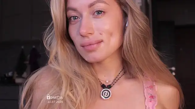 Blondie_Bunny webcam