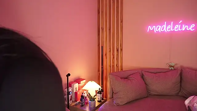 MadeleineSanez webcam