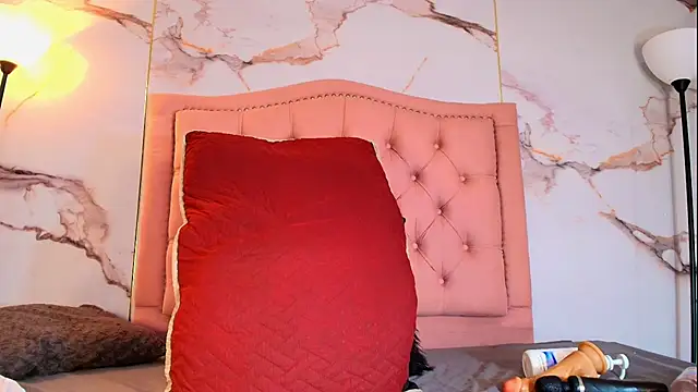 AlyaThompson webcam