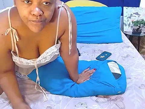 SweetJuicyPussy97 webcam