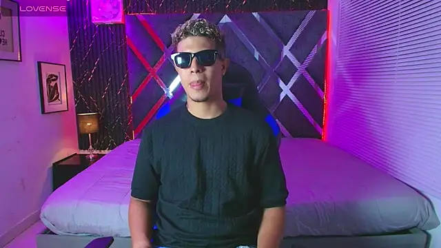 dominic_connor webcam