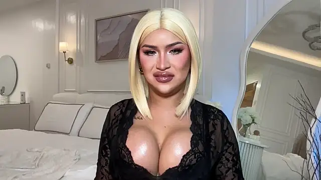 Your_Majesty_Tyra webcam