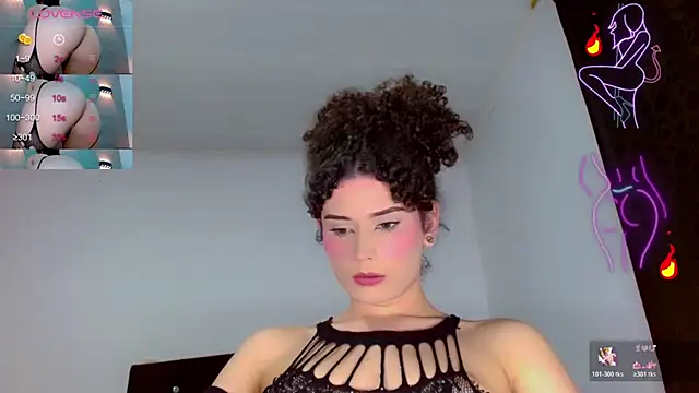 DoveCameron_ webcam