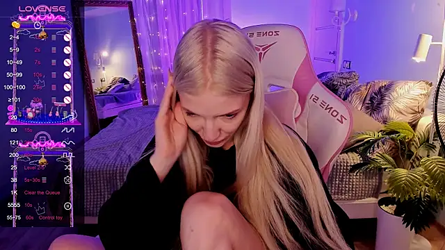 AnyaTaylor_ webcam