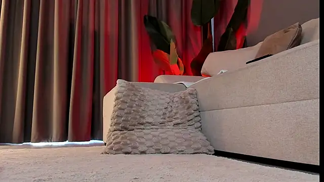 LisaAventi webcam