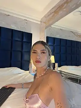 EmmaJhoons webcam