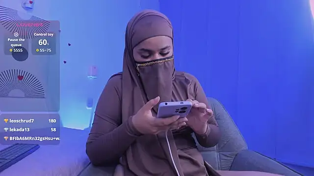 Aminaa_Kaarim webcam