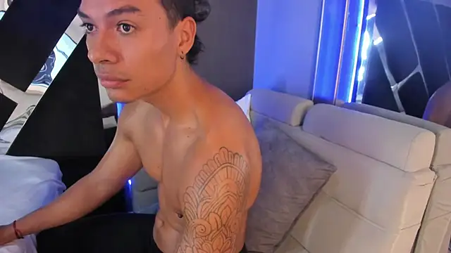 LycanMushu webcam