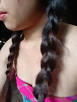 HeresThuy22 webcam