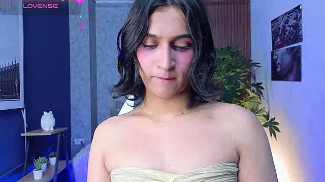 Zoee_Kiss_ live cam on StripChat