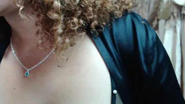 nadia__abaud - Nadia__abaud's free webcam - UK Sex Cams