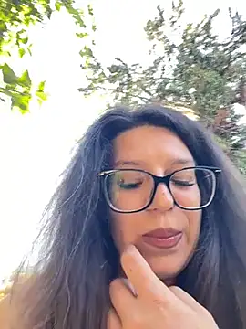 NadiraNoor webcam