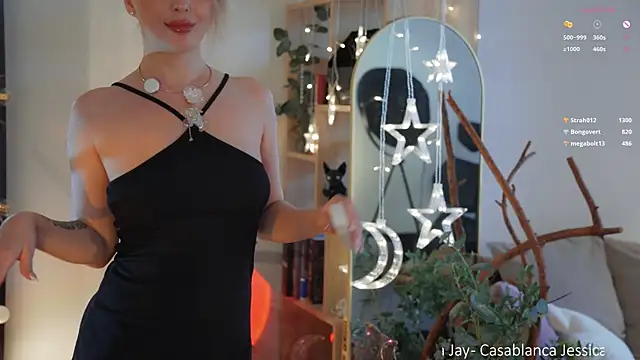 Lady--M webcam