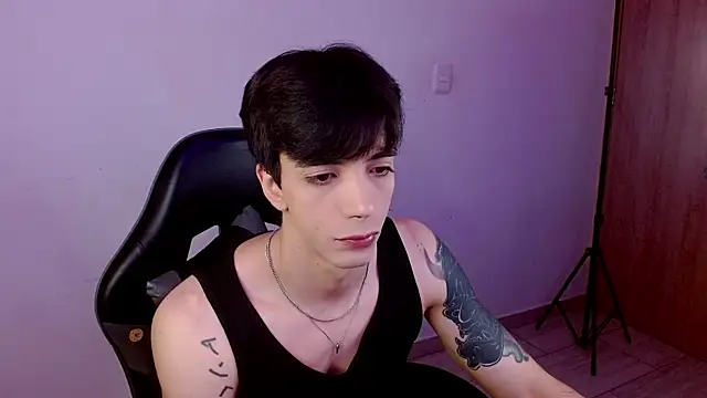 H3ll_B0I webcam