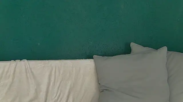 SkinnyNatty webcam