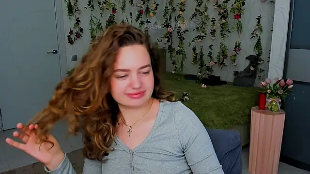 MiracleCurly webcam