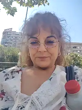 cutewoman67 Adlı Modelin Canlı Sohbet Odası