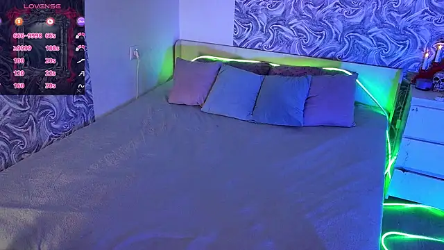 Miss_Maya_Mils webcam