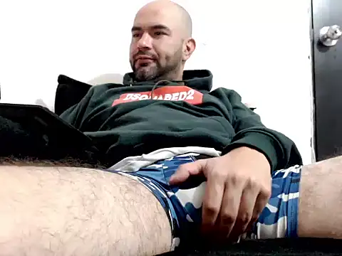 hairyandbigmann webcam