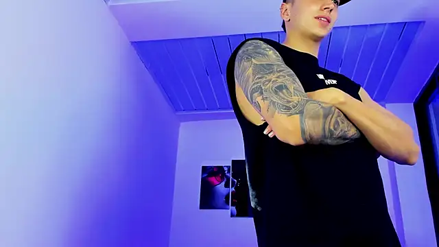 eithan_boy_ webcam