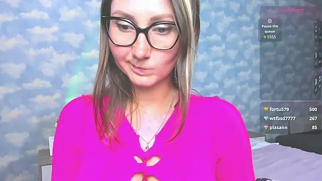 NikkiKisss webcam