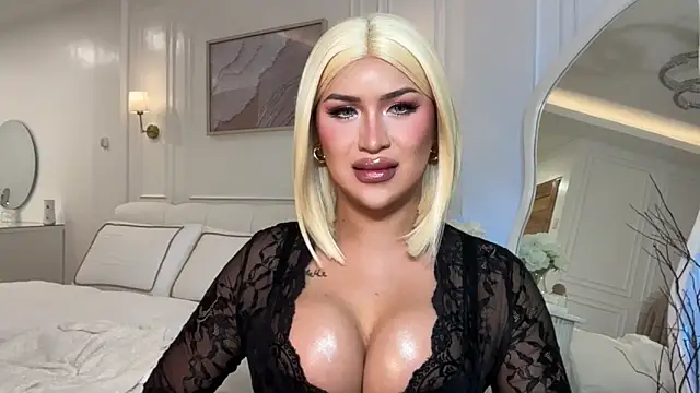 Your_Majesty_Tyra webcam