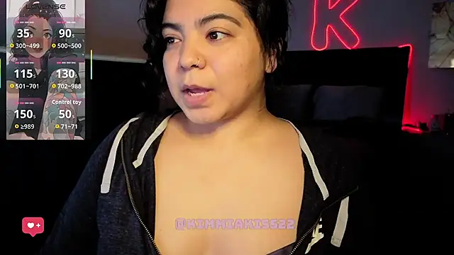 kimmiakiss22 webcam