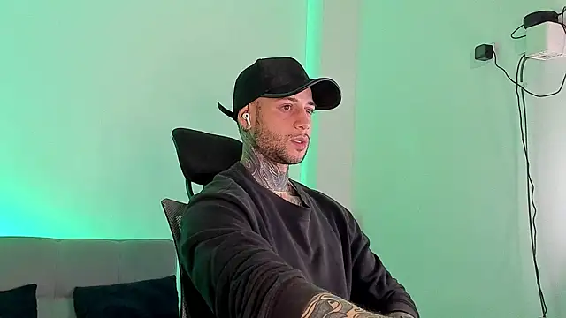 _jamesleandros1 webcam