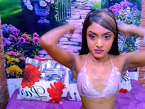 IndianPretty14u2Luv webcam