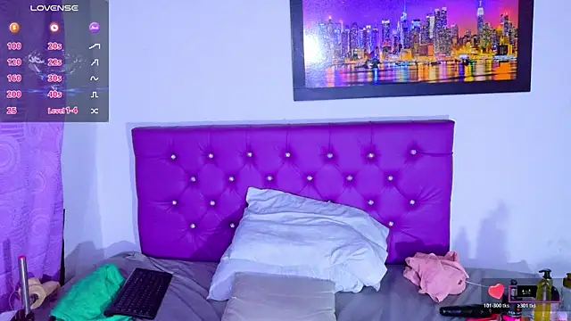 ebony_NeighborMoans webcam