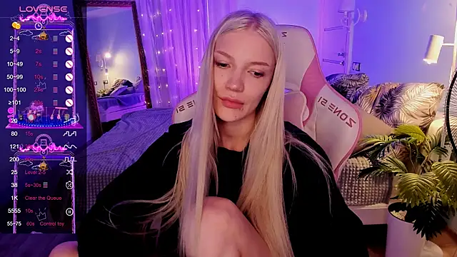 AnyaTaylor_ webcam