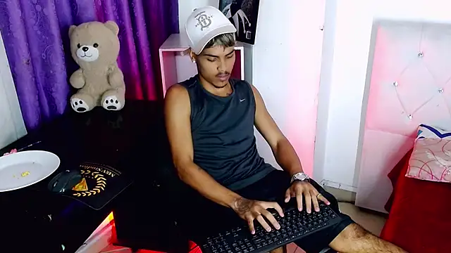 Angel_foxc13 webcam