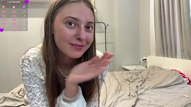 selena_favn webcam