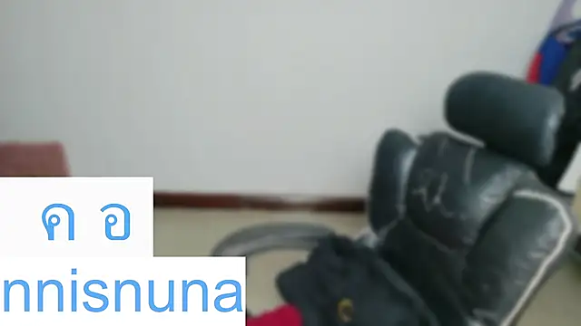 nunanunanuna webcam
