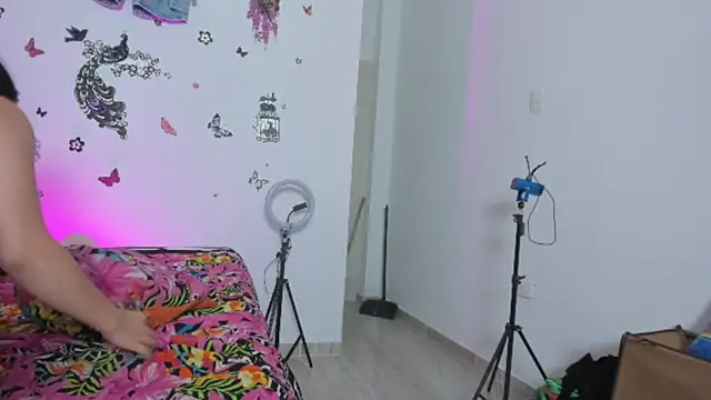 Rihanna_hotx Live Web Cam Show