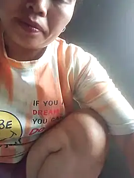 Maikha08 webcam