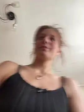 Lily_Viola webcam