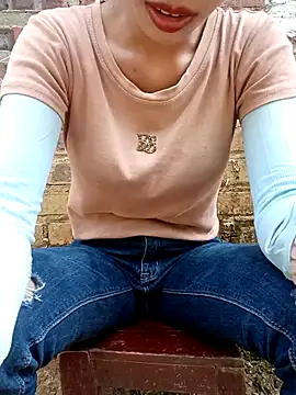 elena_mia - Elena_Mia's free webcam - UK Sex Cams