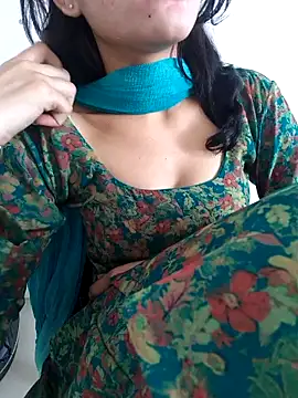 zoya_baby_ webcam