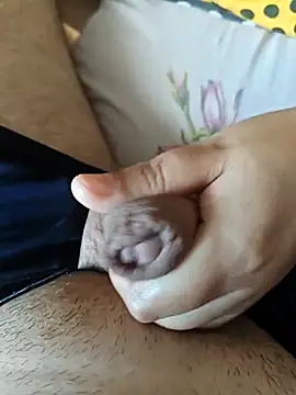 MadaamJizz_DickLewd webcam
