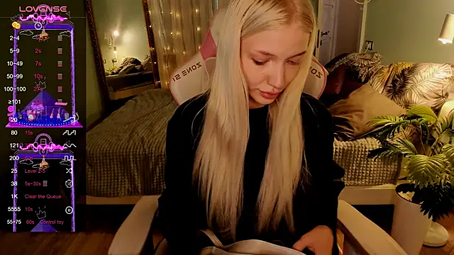 AnyaTaylor_ webcam